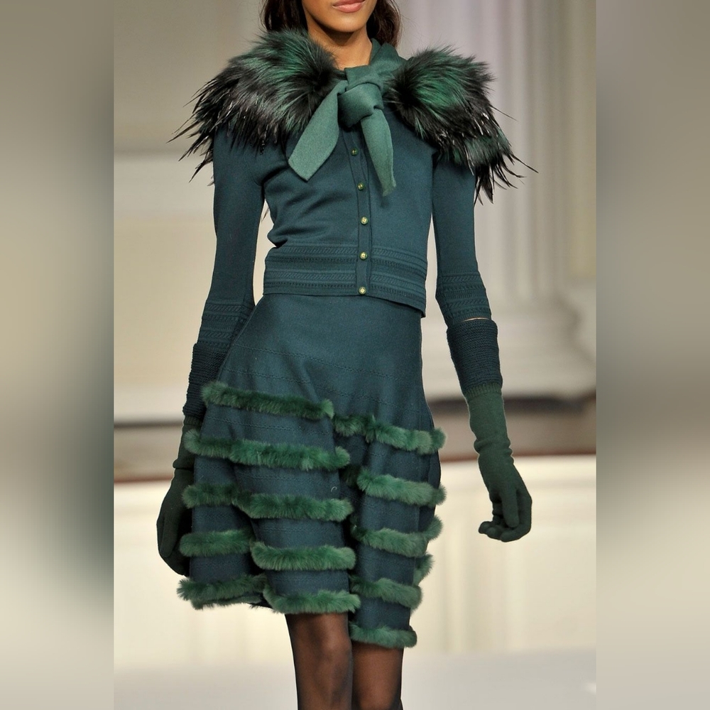 $5,200 OSCAR DE LA RENTA GREEN FUR RUNWAY DRESS JACKET SET XS